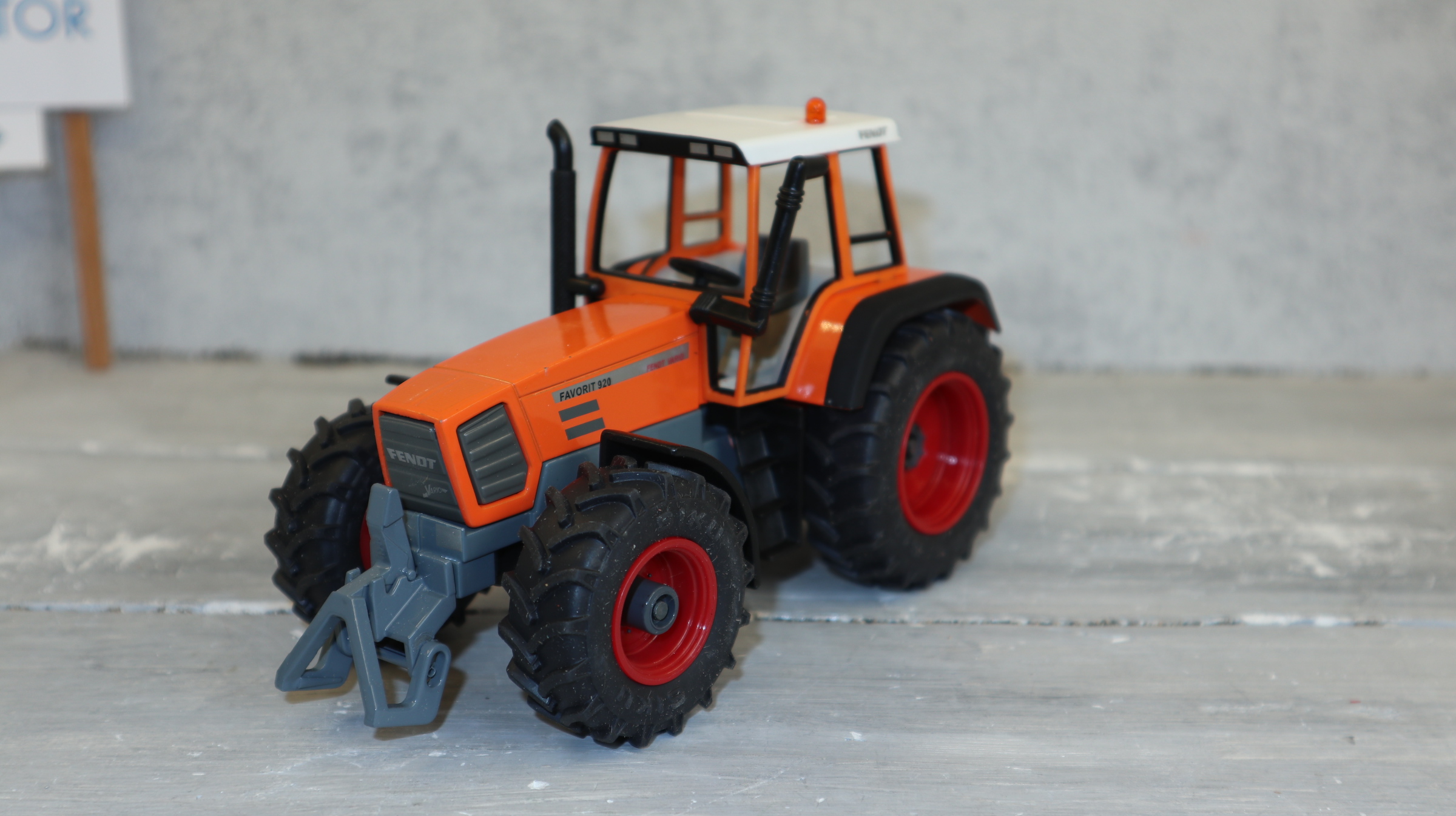 Miniature Fendt Favorit 514 C Kommunal, échelle 1/32, Weise-toys, Orange (neuve)
